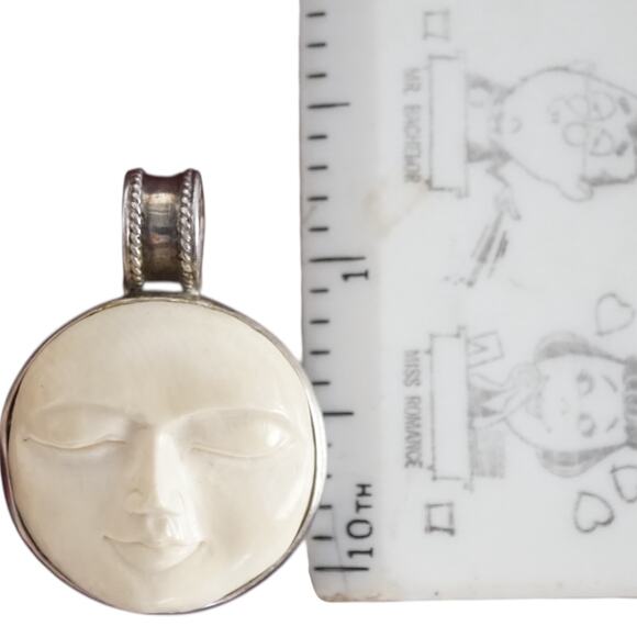 Vintage 925 Sterling Silver Carved Moon Face Cameo Pendant Charm Round Celestial - Picture 6 of 11